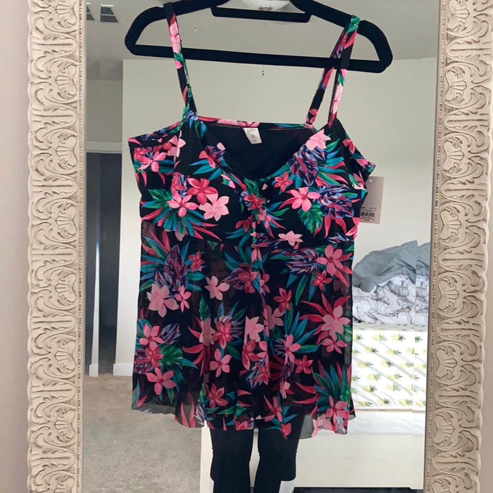 NWT 2 Croft & Barrow Bathing Suit Tops (Tankini)